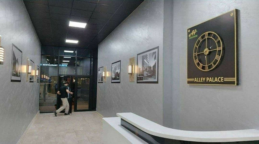 胡同宫殿白色框架 — 来自开发商和业主的房地产搜索引擎 GEOLN.COM. 照片 1