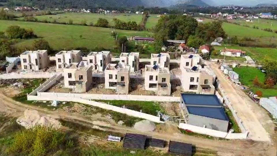 Yeni Bir Kapalı Site İçinde Podgorica Yakınlarında Villa — Sahiplerden yada inşaatcilardan mülkiyet arama GEOLN.COM. Fotoğraf 1