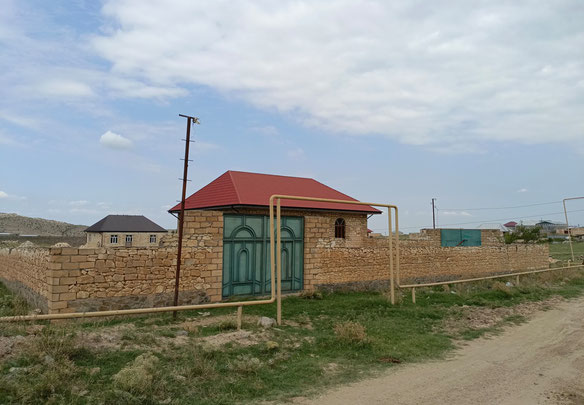 Шемкір, на вулиці Хазрі, продається будинок на земельній ділянці 6 соток