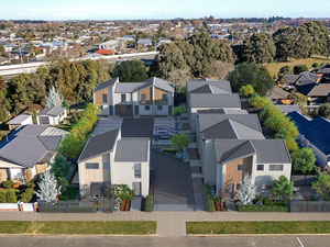 房地产在 7 Lindores Street — look at the real estate search engine GEOLN.COM. 照片 2