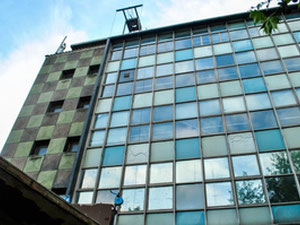 Real estate in 255-279 Cambridge Heath Road — look at the real estate search engine GEOLN.COM. Photo 2