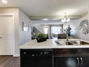 Real estate in Altius Crystallina Townhomes — look at the real estate search engine GEOLN.COM. Photo 6