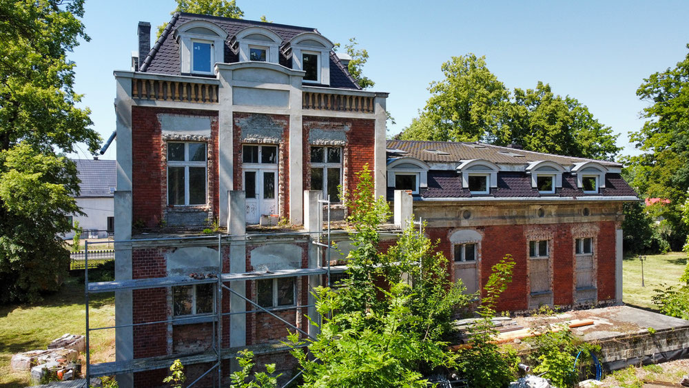 Уникальная вилла с историей - идеальна для коммерческих инвестиций — Поисковик недвижимости от застройщиков и собственников GEOLN.COM. Фото 1