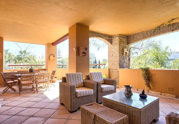 Wohnung 3 Schlafzimmer 151 m² in Los Monteros, Spanien