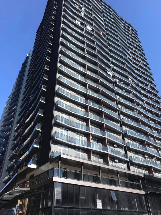 出售三房公寓 — 来自开发商和业主的房地产搜索引擎 GEOLN.COM. 照片 1