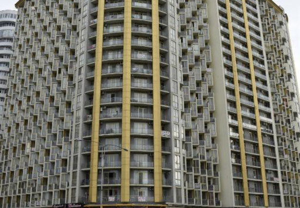 იყიდება 1 ოთახიანი ბინა ორბი პლაზაში