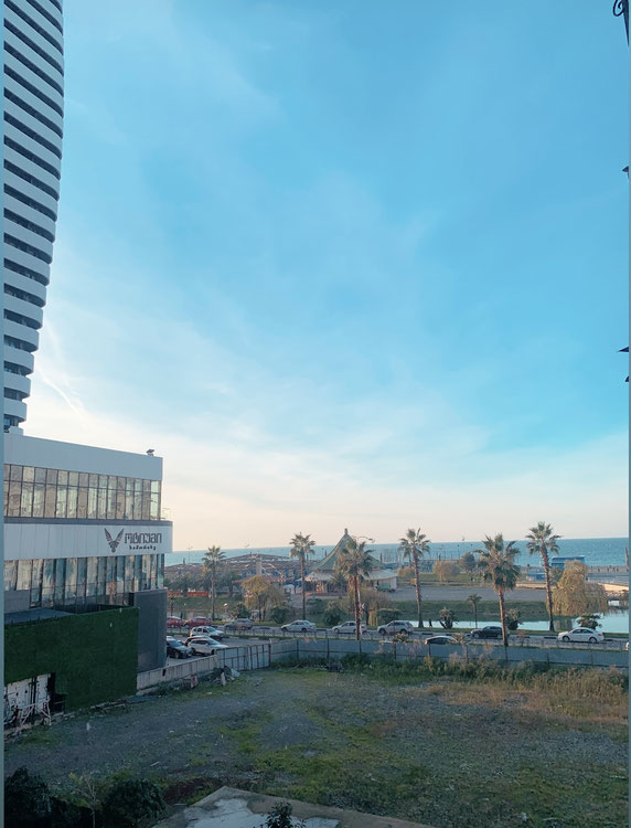 巴统公寓 — 来自开发商和业主的房地产搜索引擎 GEOLN.COM. 照片 1