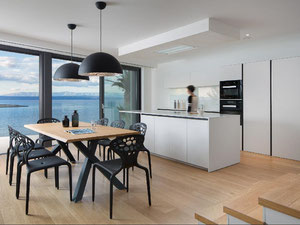 Нерухомість в STUNNING WATERFRONT VILLA WITH BEACH   — дивіться на пошуковику нерухомості GEOLN.COM. Фото 4