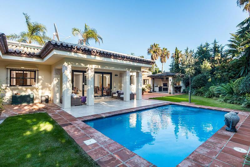 别墅 4 卧室 275 平方米，位于西班牙贝纳马拉 — 来自开发商和业主的房地产搜索引擎 GEOLN.COM. 照片 1