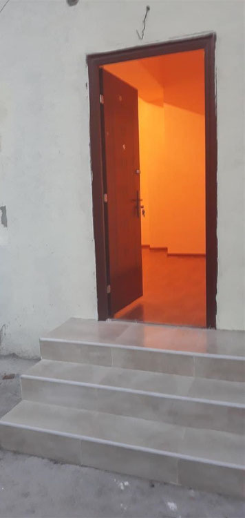 דירת 3 חדרים בגולדני. קנו דירה בטביליסי בגולדני — חיפוש נדל"ן מפרטי ומקבלן GEOLN.COM. תמונה 1