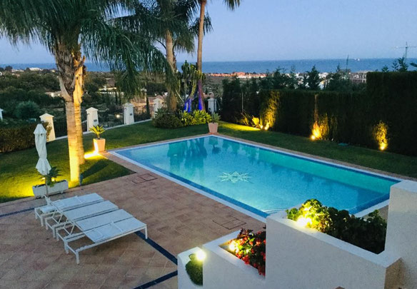 Villa 6 bedrooms 950 m² in Flamingo, Spain