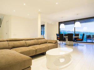 郊区的别墅，在西班牙，加泰罗尼亚，巴塞罗那的海边 — 来自开发商和业主的房地产搜索引擎 GEOLN.COM. 照片 3