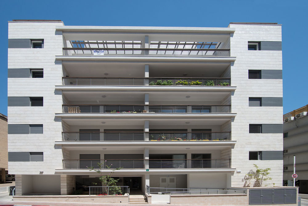 Real estate in HaMaalot 9 — look at the real estate search engine GEOLN.COM. Photo 1