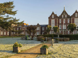 房地产在 The 1840 St Georges Gardens — look at the real estate search engine GEOLN.COM. 照片 2