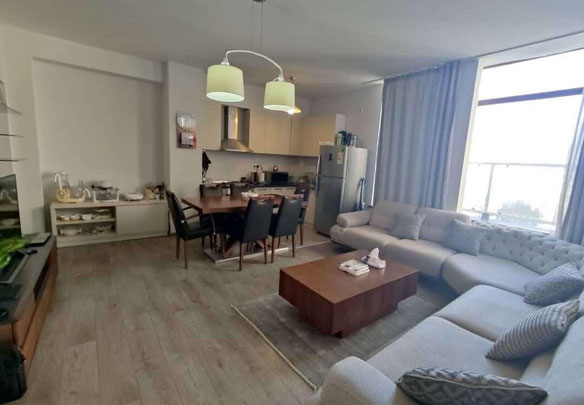 Продається 4 кімнатна квартира.