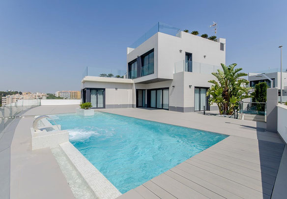 Villa 3 bedrooms 194 m² in Campoamor, Spain