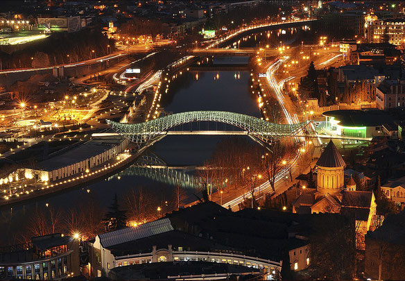 2-х кімнатна квартира в престижному комплексі поряд із мерією