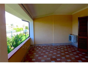 Вілла біля моря в Італії, Калабрія, Цирелла — Пошуковик нерухомості від забудовників і власників GEOLN.COM. Фото 3