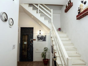 6 ოთახიანი სასტუმრო მთაწმინდაზე. უძრავი ქონება თბილისში შუამავლების გარეშე — უძრავი ქონების ყიდვა და მფლო ბელებისგან GEOLN.COM. ფოტო 3