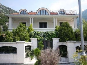 בית במונטנגרו, קוטור, ריסאן — חיפוש נדל"ן מפרטי ומקבלן GEOLN.COM. תמונה 6