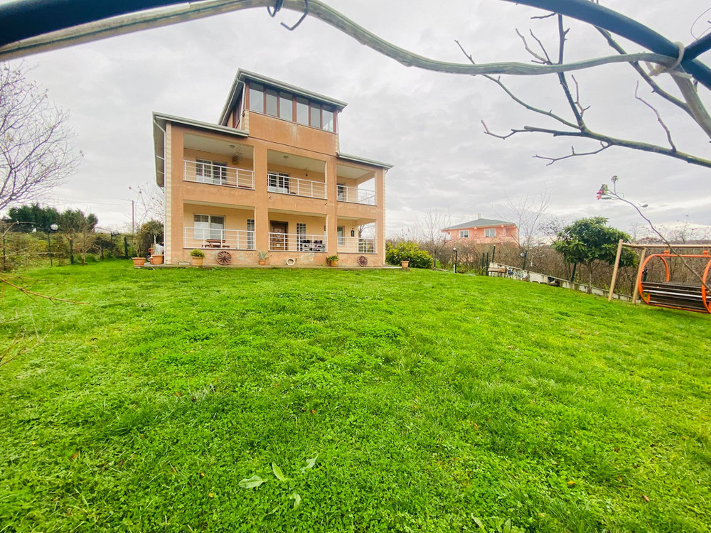 El propietario vende una lujosa villa — Encuentre propiedades fuera del plan o reventa de bienes inmuebles directamente de desarrolladores y propietarios GEOLN.COM. Foto 1