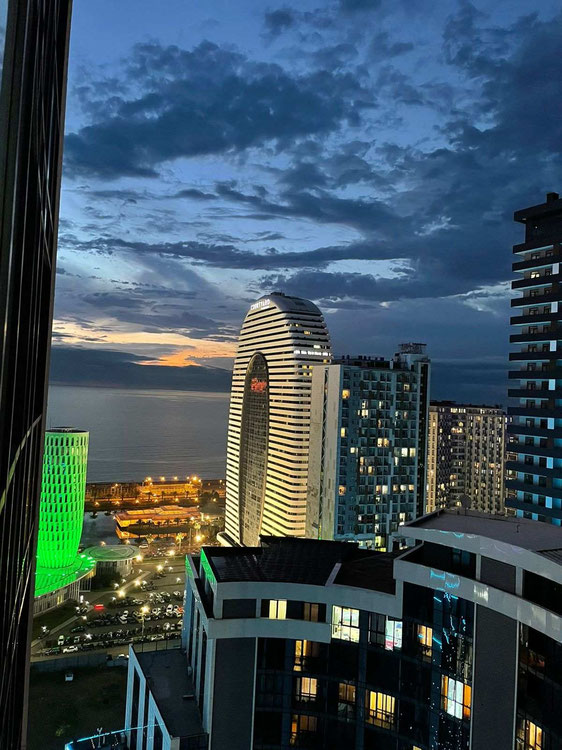 巴统的公寓 — 来自开发商和业主的房地产搜索引擎 GEOLN.COM. 照片 1