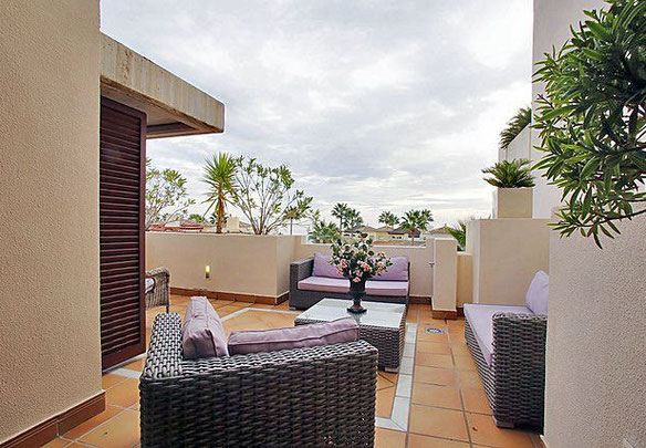 Penthouse 2 bedrooms 91 m² in the New Golden Mile, Spain