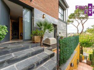 بيع منزل في برشلونة — ابحث عن عقار قيد الإنشاء أو عقار معاد بيعه مباشرة من المطورين والملاك GEOLN.COM. صورة فوتوغرافية 16