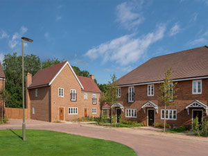 Real estate in Tadworth Gardens — look at the real estate search engine GEOLN.COM. Photo 4