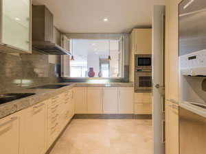 公寓 2 卧室 256 m² 在 Playa los Monteros, 西班牙 — 来自开发商和业主的房地产搜索引擎 GEOLN.COM. 照片 23