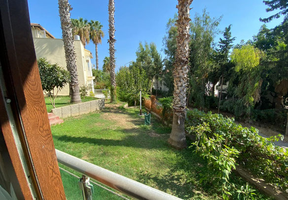 Triplex 4+1 villa for sale in Turkler