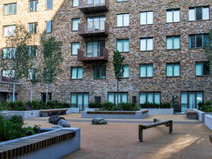房地产在 Royal Albert Wharf — look at the real estate search engine GEOLN.COM. 照片 2