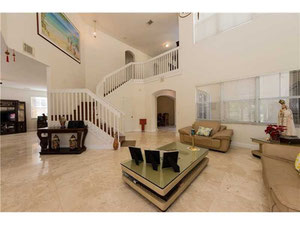 Casa en Estados Unidos, Florida, Doral — Encuentre propiedades fuera del plan o reventa de bienes inmuebles directamente de desarrolladores y propietarios GEOLN.COM. Foto 3