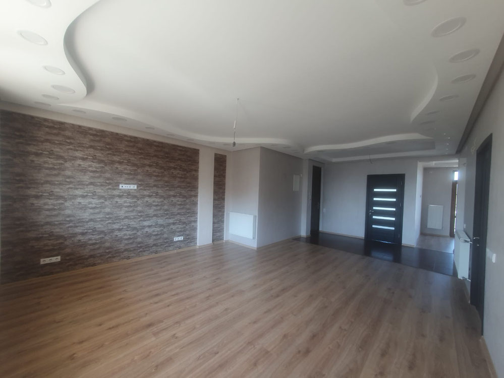 维克多·库普拉泽街待售公寓 — 来自开发商和业主的房地产搜索引擎 GEOLN.COM. 照片 1