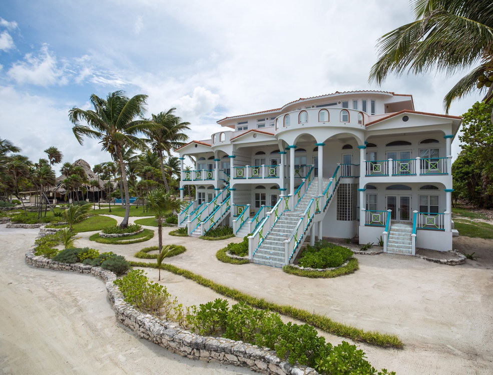 Real estate in MARGARITAVILLE — look at the real estate search engine GEOLN.COM. Photo 1