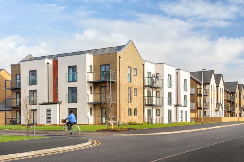 Real estate in Ladden Garden Village  — look at the real estate search engine GEOLN.COM. Photo 1