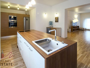 Будинок біля озера, у передмісті, у лісі в Латвії, Рига, Бебербеки — Пошуковик нерухомості від забудовників і власників GEOLN.COM. Фото 9