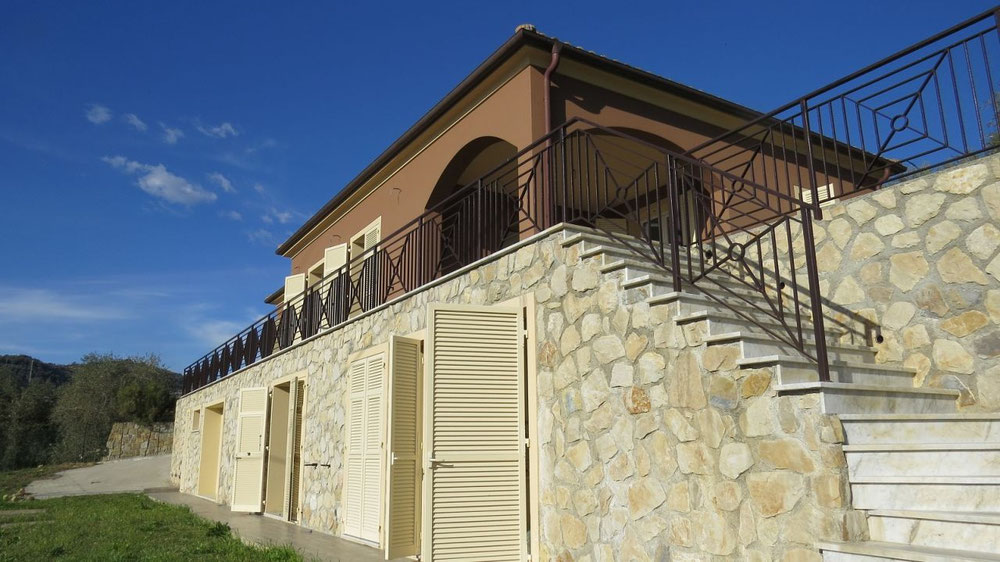 וילה ליד הים באיטליה, בורדיגה — חיפוש נדל"ן מפרטי ומקבלן GEOLN.COM. תמונה 1