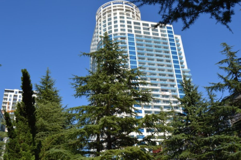 在新建筑中出售的黑色框架 — 来自开发商和业主的房地产搜索引擎 GEOLN.COM. 照片 1