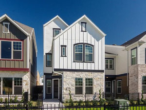 房地产在 Ashford Manor - Courtyard Homes — look at the real estate search engine GEOLN.COM. 照片 5