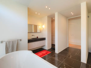 ვილა 4 საძინებელი 591 მ² მონტემაიორში, ესპანეთი — უძრავი ქონების ყიდვა და მფლო ბელებისგან GEOLN.COM. ფოტო 4