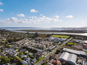 Real estate in McLeod Green  — look at the real estate search engine GEOLN.COM. Photo 3