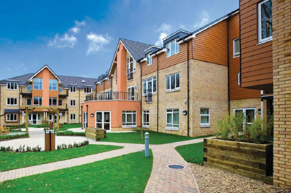 Real estate in Poplar House — look at the real estate search engine GEOLN.COM. Photo 1