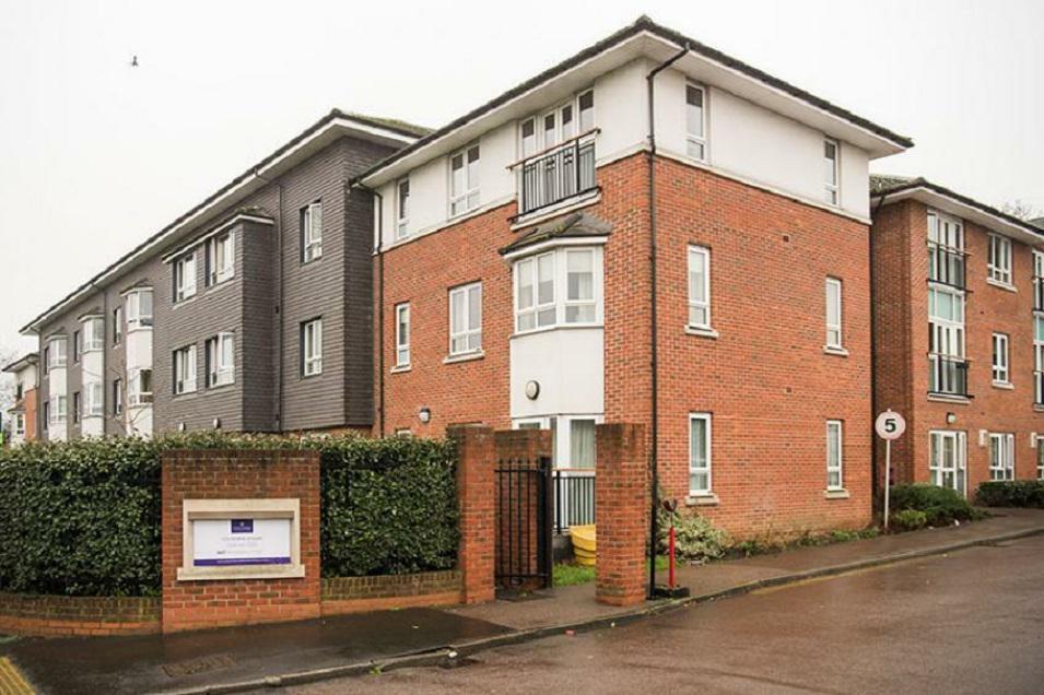 房地产在 Goodwin Court — look at the real estate search engine GEOLN.COM. 照片 1