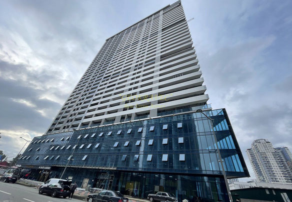 Чёрный каркас на в Батуми 