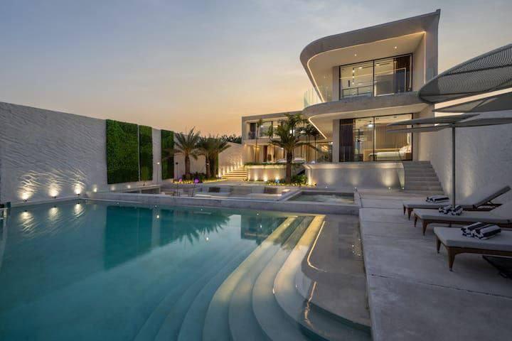 Сучасна вілла з басейном — Пошуковик нерухомості від забудовників і власників GEOLN.COM. Фото 1