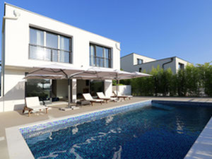 Nieruchomości w ATTRACTIVE NEW DEVELOPMENT ON THE ISLAND OF KRK — spójrz na wyszukiwarkę nieruchomości GEOLN.COM. Zdjęcie 3