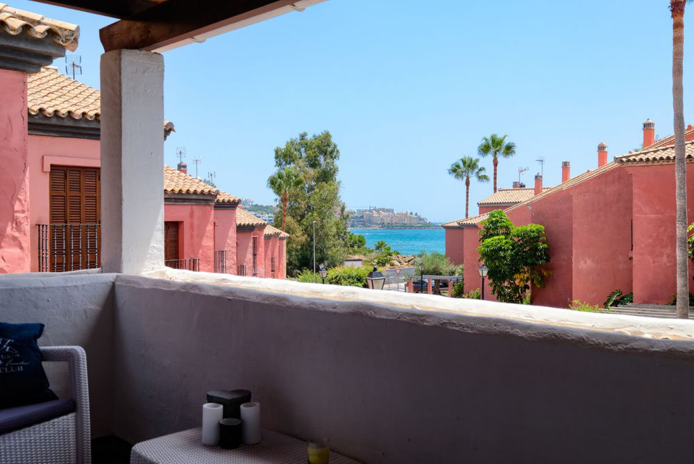 联排别墅 2 卧室 96 平方米，位于西班牙埃斯特波纳 — 来自开发商和业主的房地产搜索引擎 GEOLN.COM. 照片 1