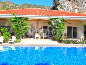 ვილა ზღვის პირას — უძრავი ქონების ყიდვა და მფლო ბელებისგან GEOLN.COM. ფოტო 2