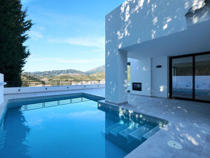 Villa 4 bedrooms 230 m² in Nueva Andalucia, Spain — Find off-plan property or real estate resale directly from developers and owners GEOLN.COM. Photo 16